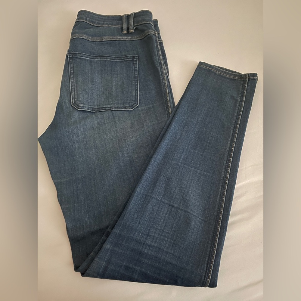 Abercrombie & Fitch High Rise Jeans
Size 10R